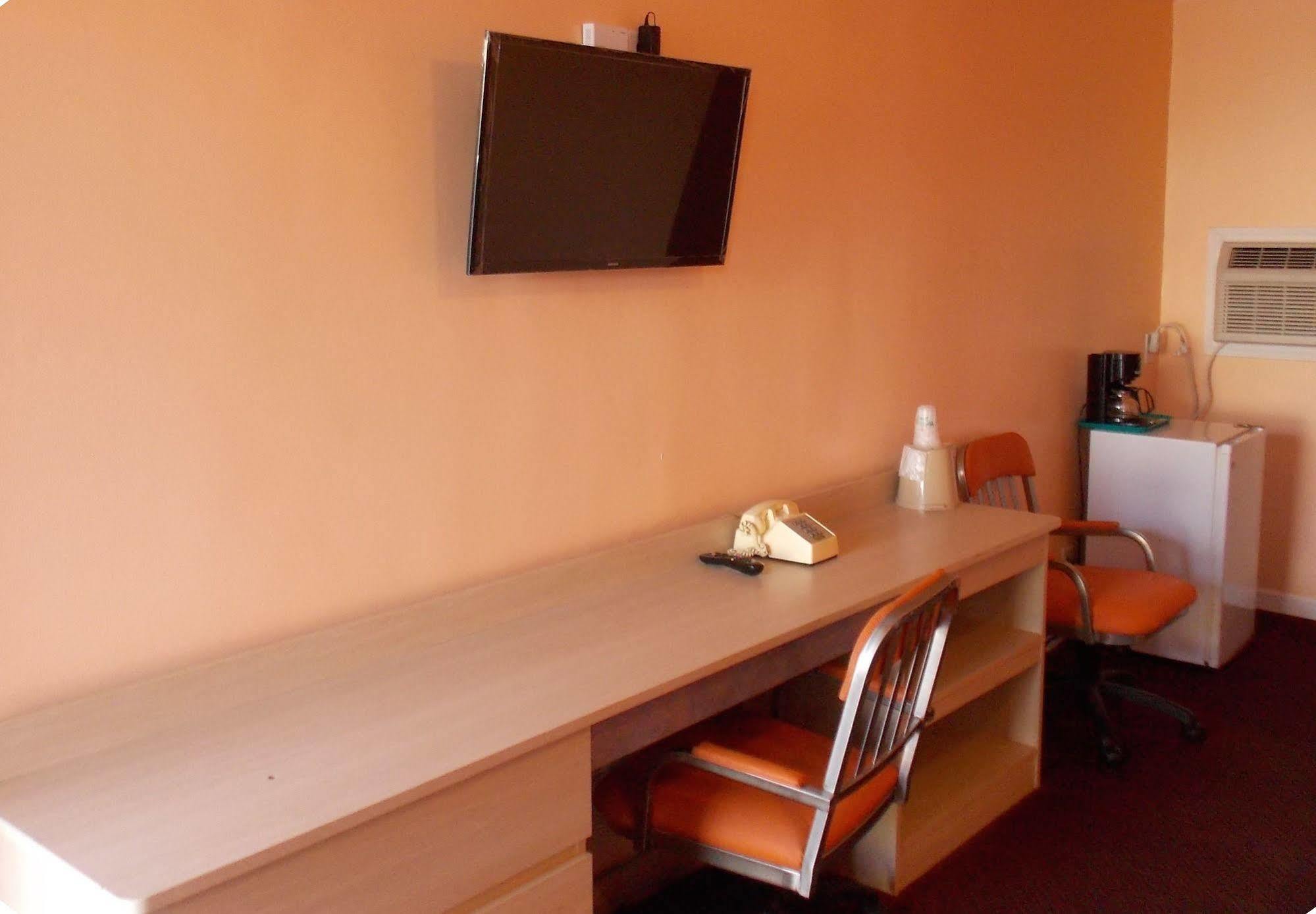 Travel Lite Motel Уайтевилл Экстерьер фото