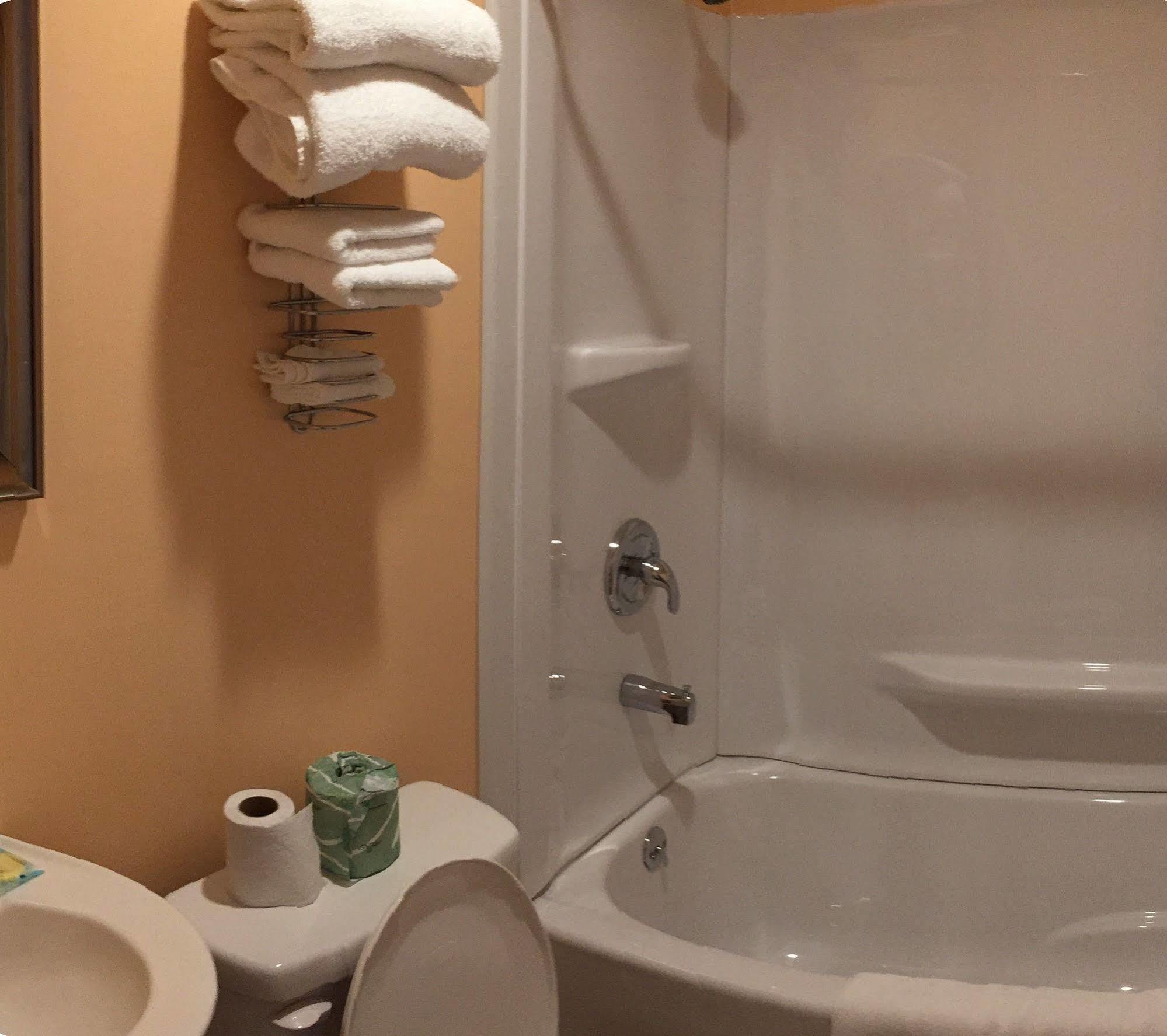 Travel Lite Motel Уайтевилл Экстерьер фото